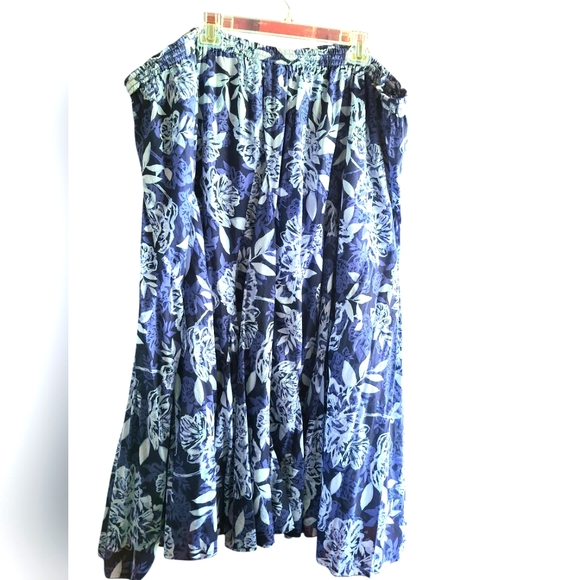 Denim 24/7 Blue Floral Cotton Lined Elastic Waist Maxi Skirt 18W - Picture 1 of 7